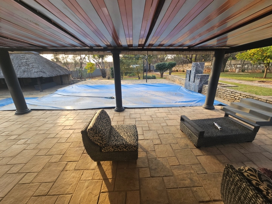7 Bedroom Property for Sale in Raslouw Gauteng