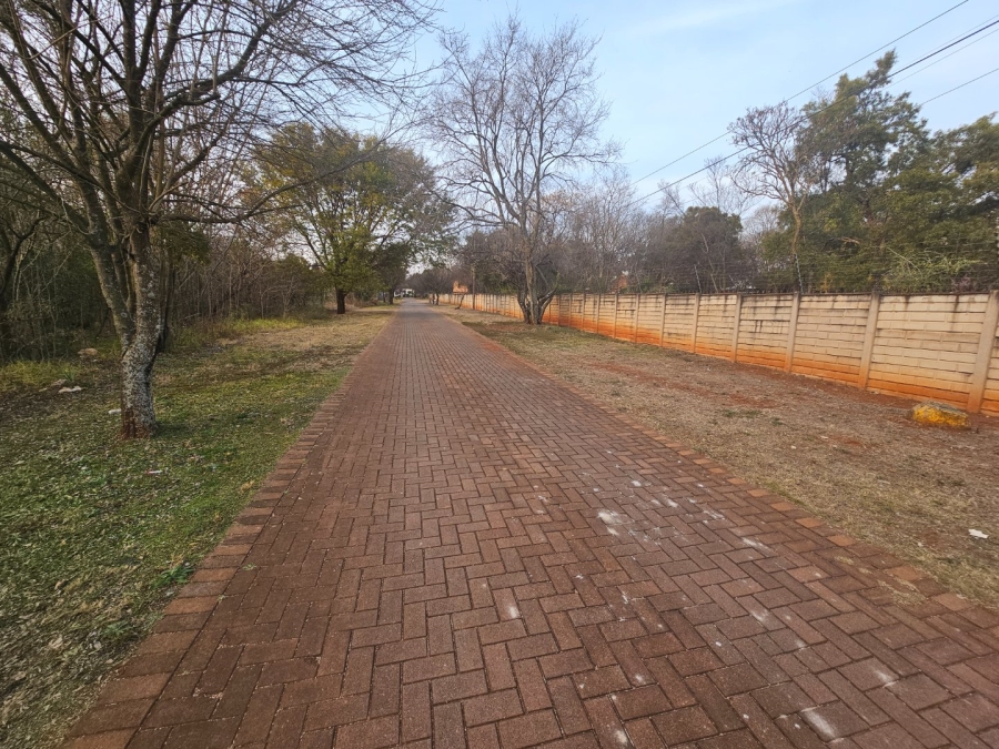 7 Bedroom Property for Sale in Raslouw Gauteng