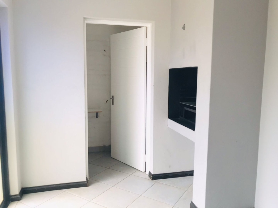 To Let 2 Bedroom Property for Rent in Norton Home Estate AH Gauteng