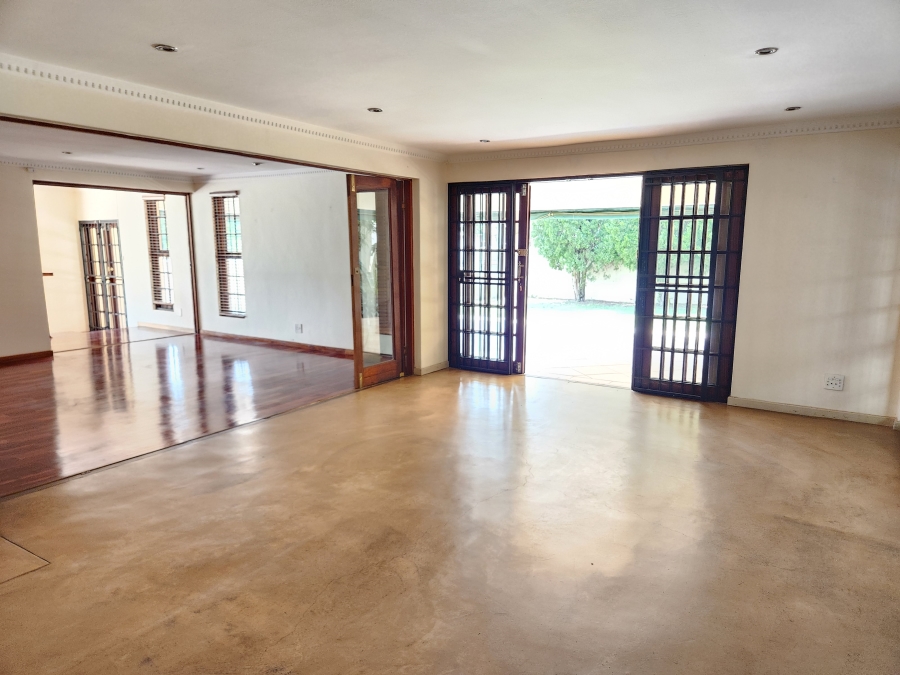 5 Bedroom Property for Sale in Waterkloof Park Gauteng