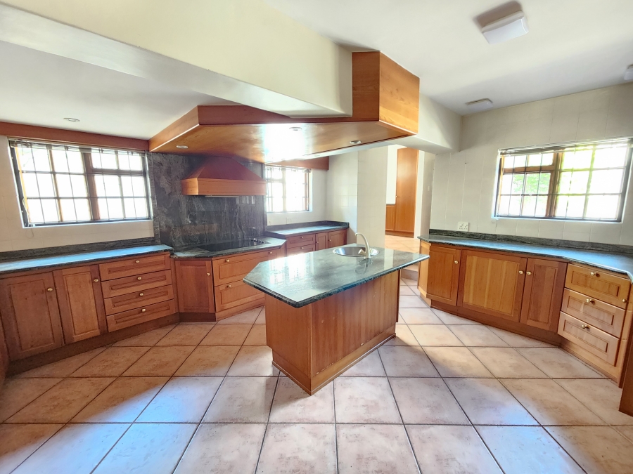 5 Bedroom Property for Sale in Waterkloof Park Gauteng