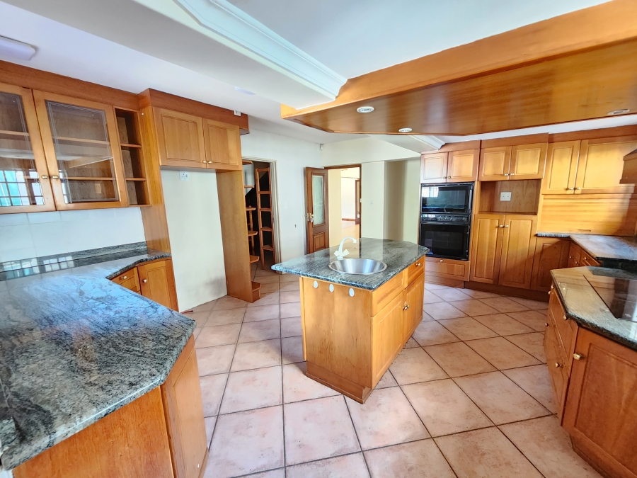 5 Bedroom Property for Sale in Waterkloof Park Gauteng