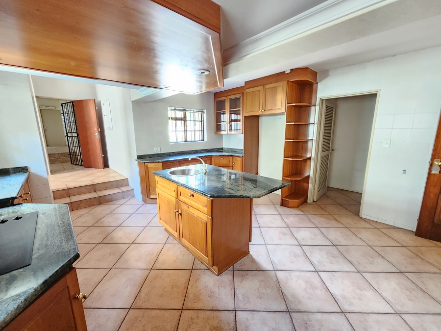 5 Bedroom Property for Sale in Waterkloof Park Gauteng