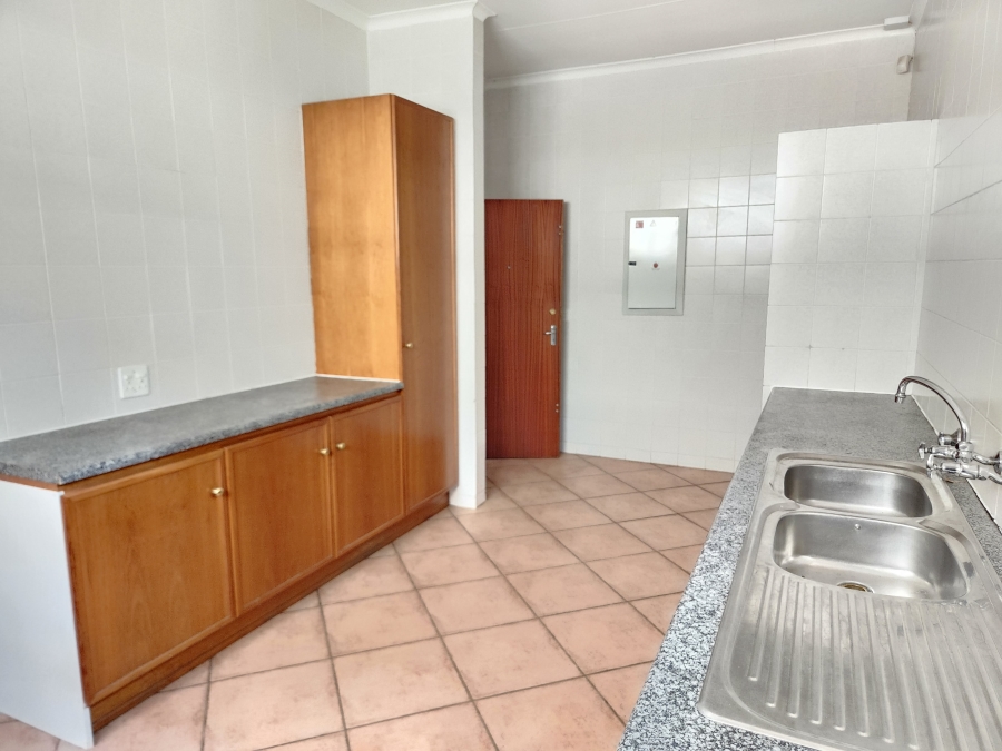 5 Bedroom Property for Sale in Waterkloof Park Gauteng