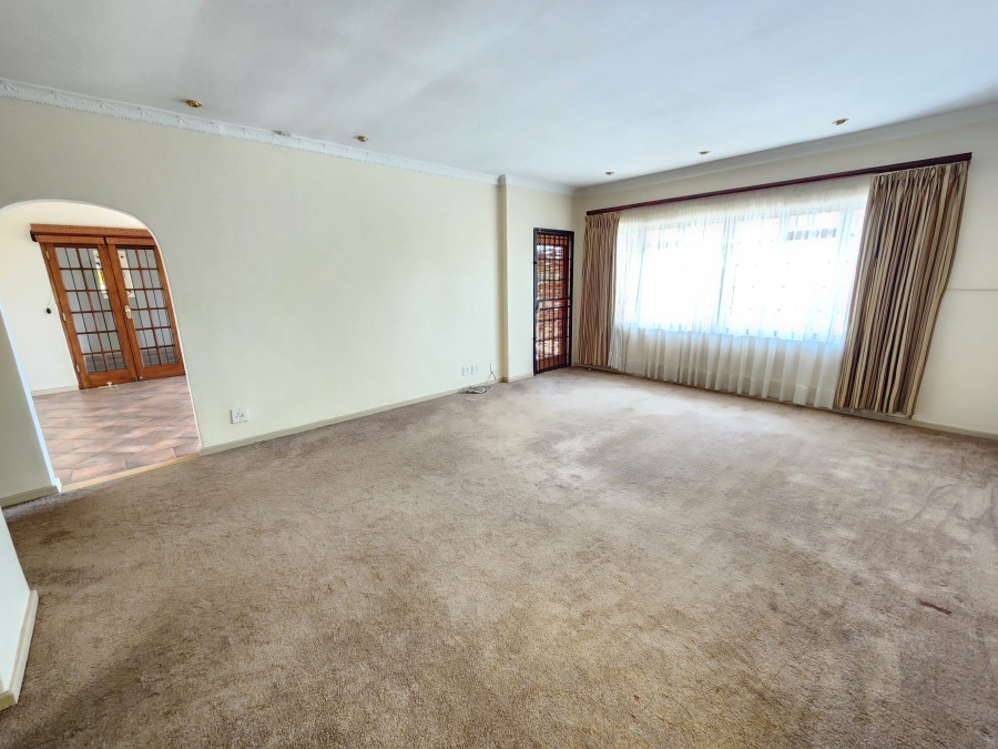 5 Bedroom Property for Sale in Waterkloof Park Gauteng