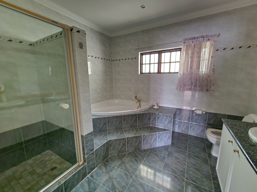 5 Bedroom Property for Sale in Waterkloof Park Gauteng