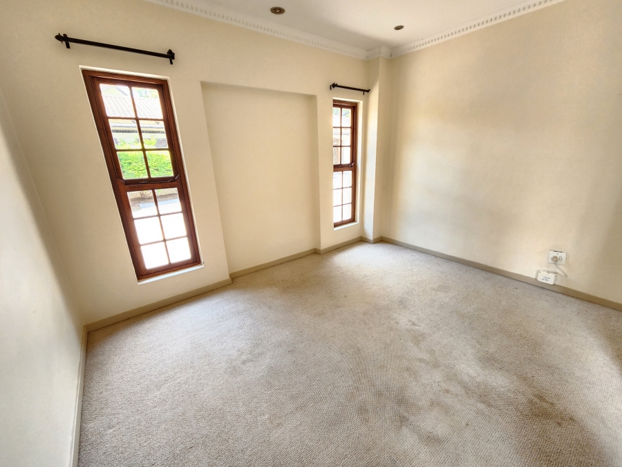 5 Bedroom Property for Sale in Waterkloof Park Gauteng