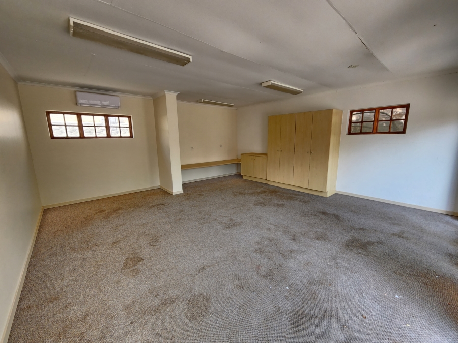 5 Bedroom Property for Sale in Waterkloof Park Gauteng