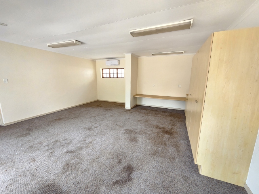 5 Bedroom Property for Sale in Waterkloof Park Gauteng