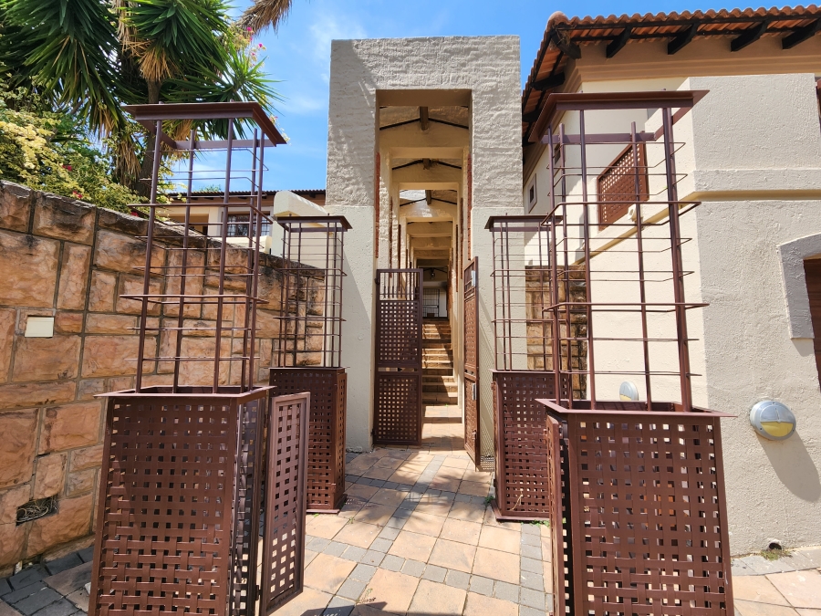 5 Bedroom Property for Sale in Waterkloof Park Gauteng