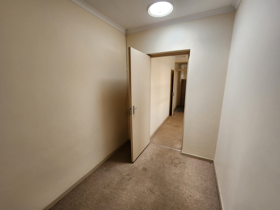 5 Bedroom Property for Sale in Waterkloof Park Gauteng