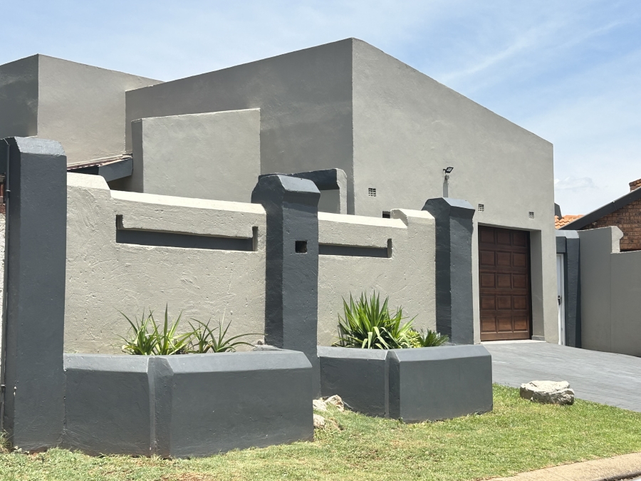4 Bedroom Property for Sale in Spruit View Gauteng