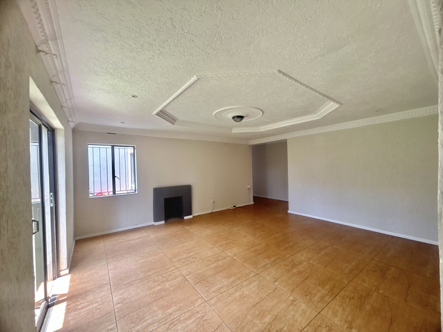 4 Bedroom Property for Sale in Spruit View Gauteng