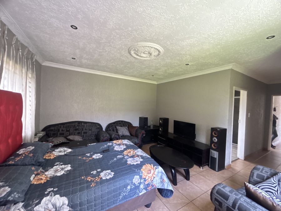4 Bedroom Property for Sale in Spruit View Gauteng