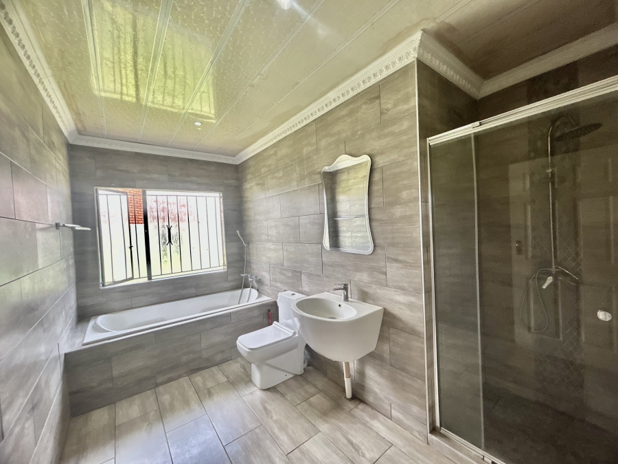 4 Bedroom Property for Sale in Spruit View Gauteng