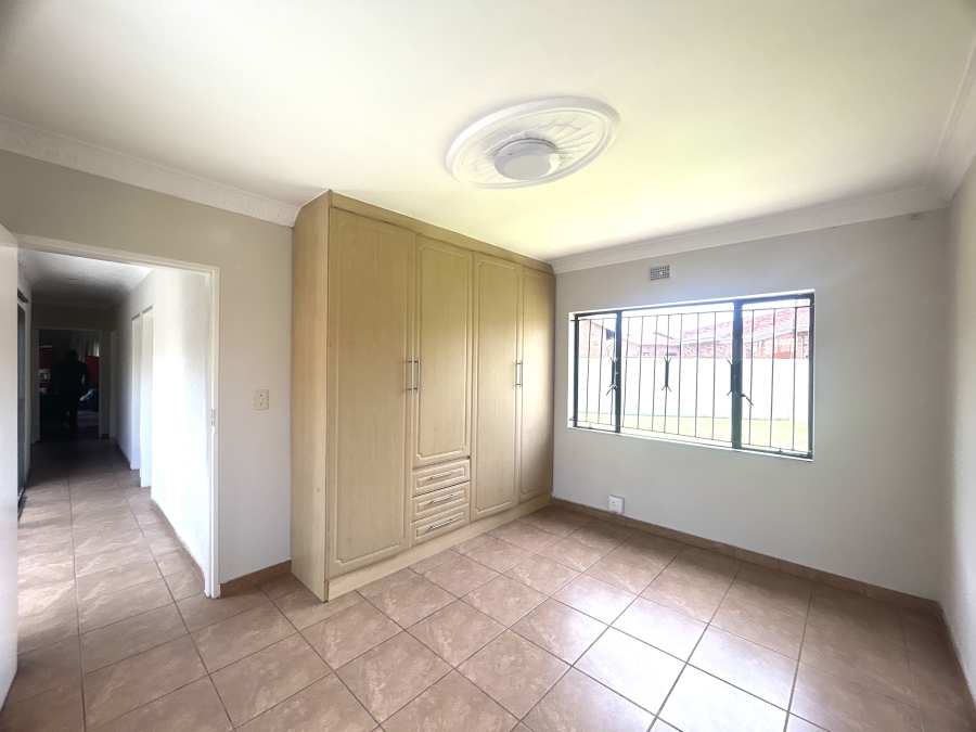 4 Bedroom Property for Sale in Spruit View Gauteng