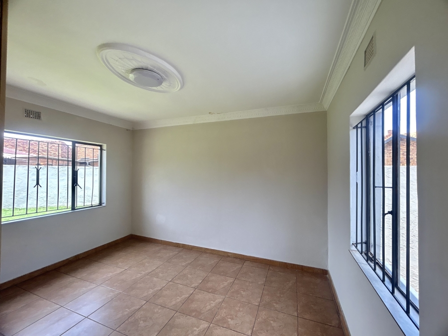 4 Bedroom Property for Sale in Spruit View Gauteng