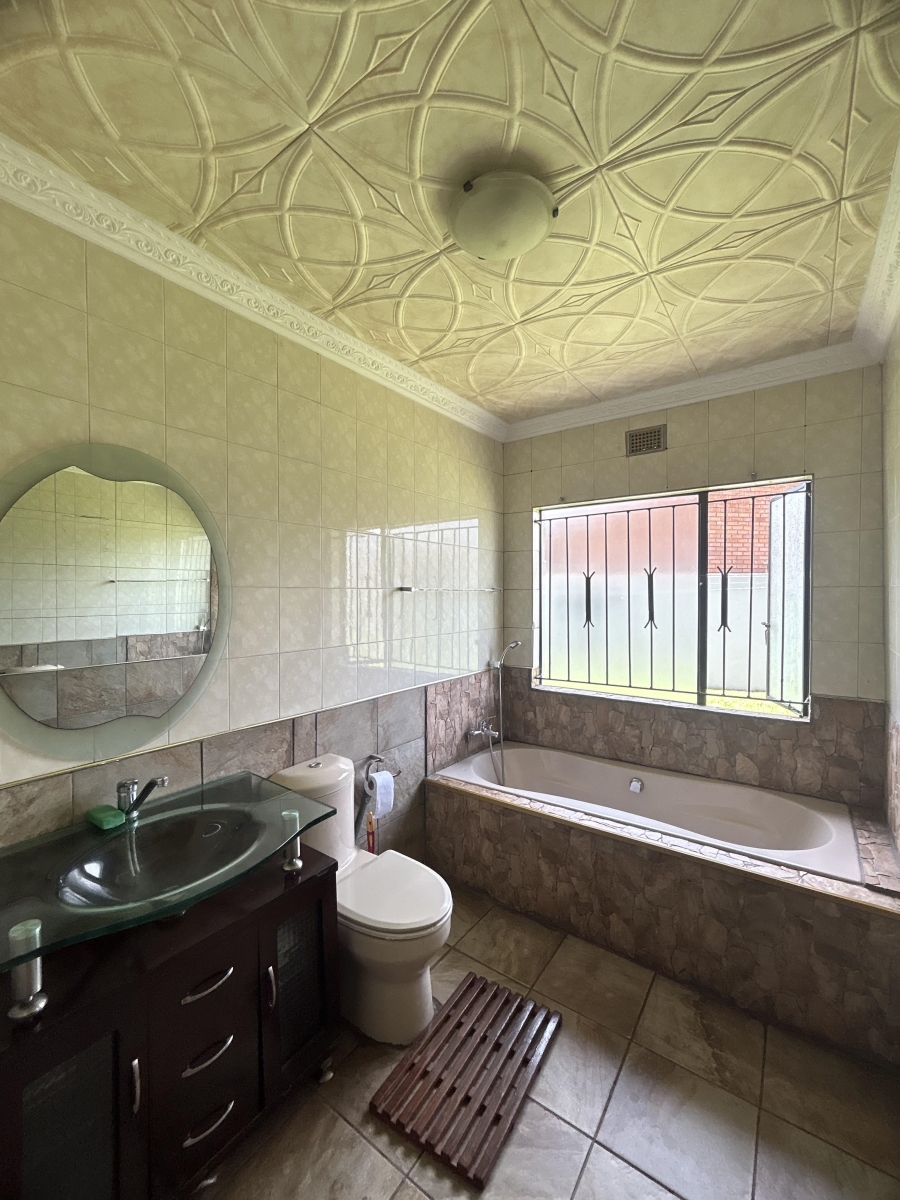 4 Bedroom Property for Sale in Spruit View Gauteng