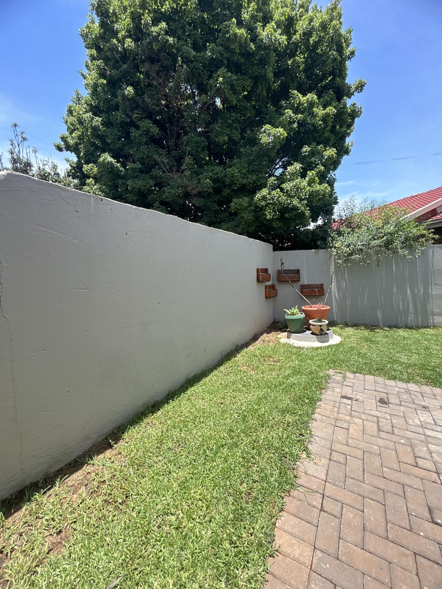 4 Bedroom Property for Sale in Spruit View Gauteng