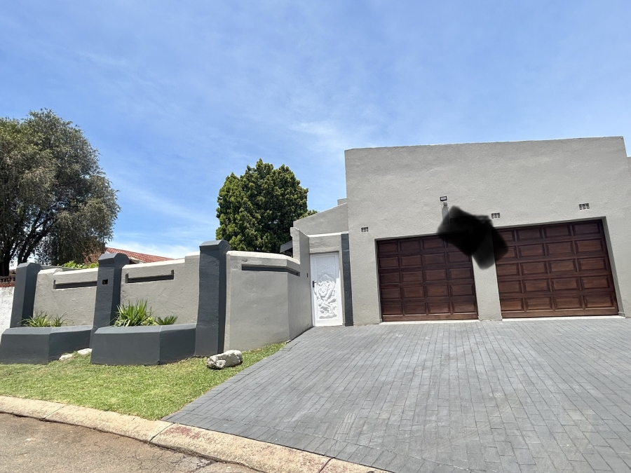 4 Bedroom Property for Sale in Spruit View Gauteng
