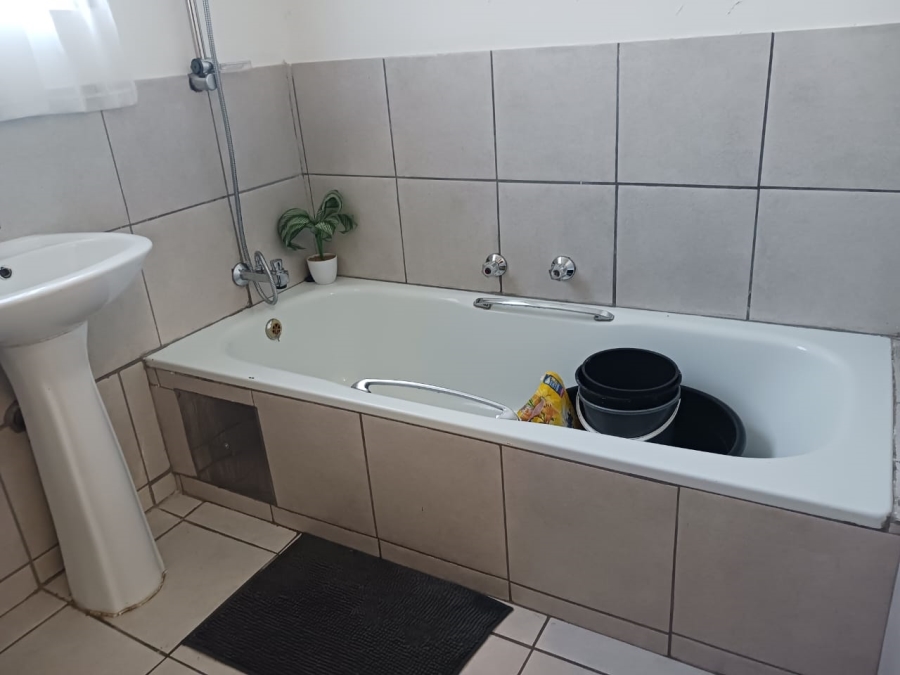 1 Bedroom Property for Sale in Silverton Gauteng