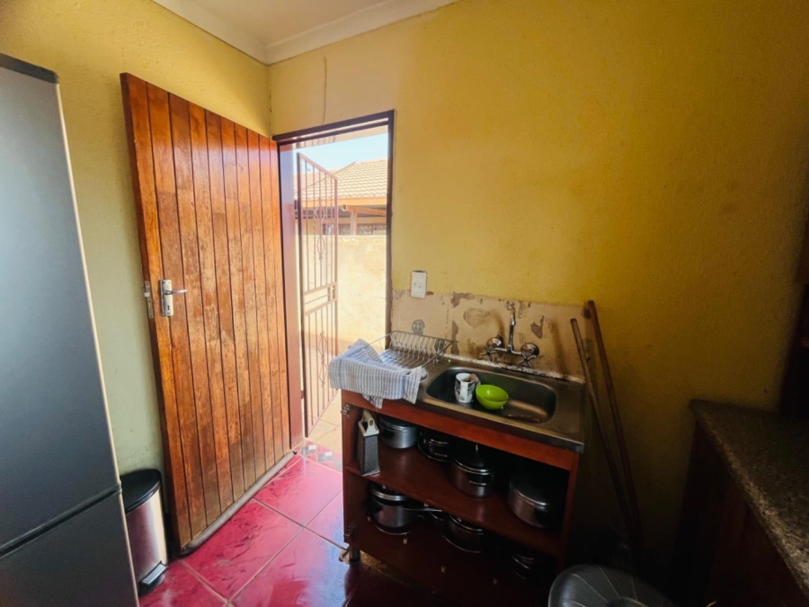 2 Bedroom Property for Sale in Soshanguve VV Gauteng