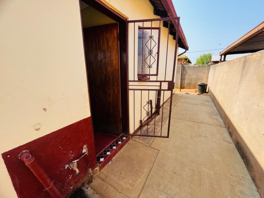 2 Bedroom Property for Sale in Soshanguve VV Gauteng