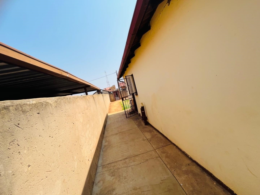 2 Bedroom Property for Sale in Soshanguve VV Gauteng