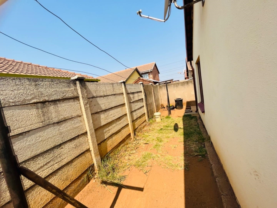 2 Bedroom Property for Sale in Soshanguve VV Gauteng