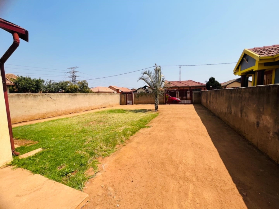 2 Bedroom Property for Sale in Soshanguve VV Gauteng