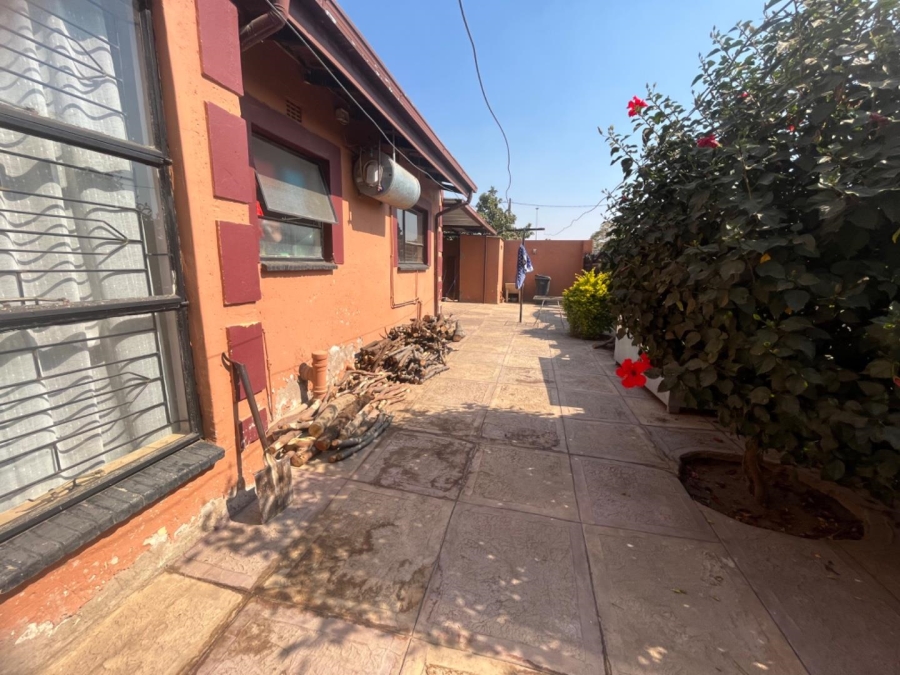 4 Bedroom Property for Sale in Soshanguve R Gauteng