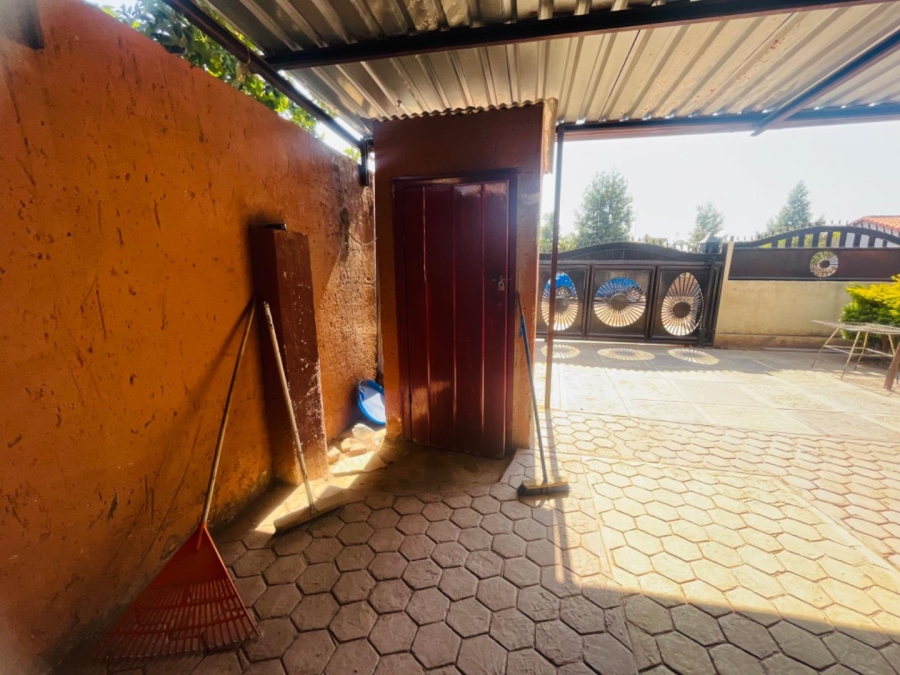 4 Bedroom Property for Sale in Soshanguve R Gauteng