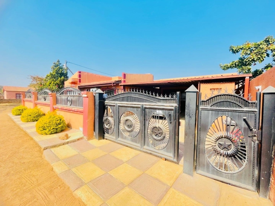 4 Bedroom Property for Sale in Soshanguve R Gauteng