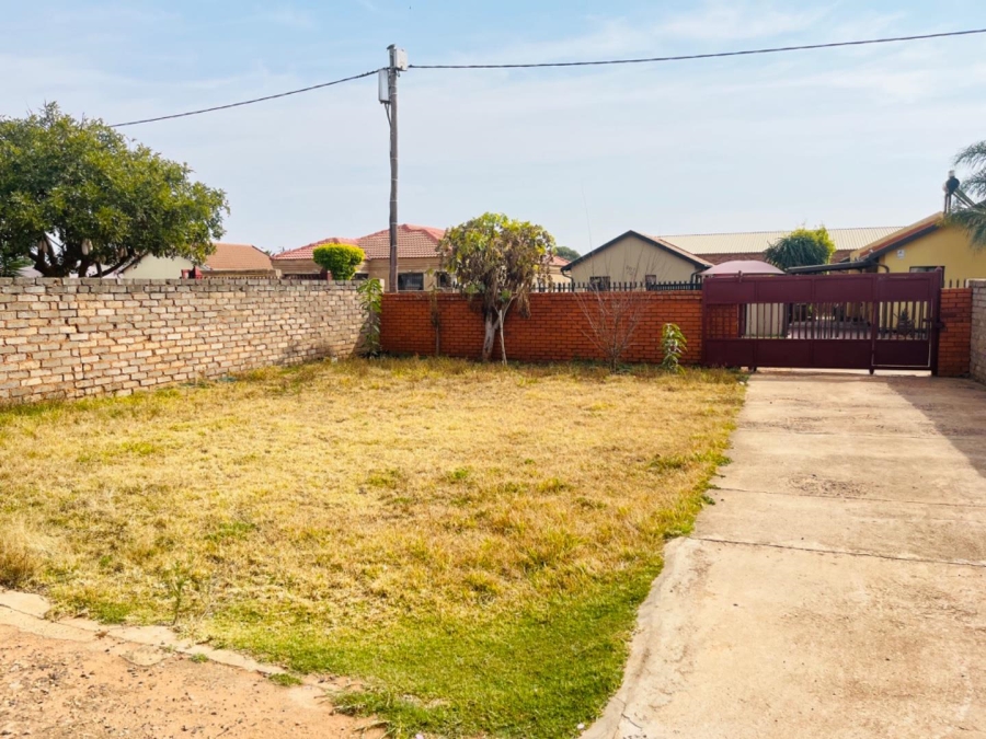 2 Bedroom Property for Sale in Soshanguve A Gauteng
