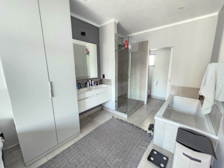 2 Bedroom Property for Sale in Waterkloof Gauteng