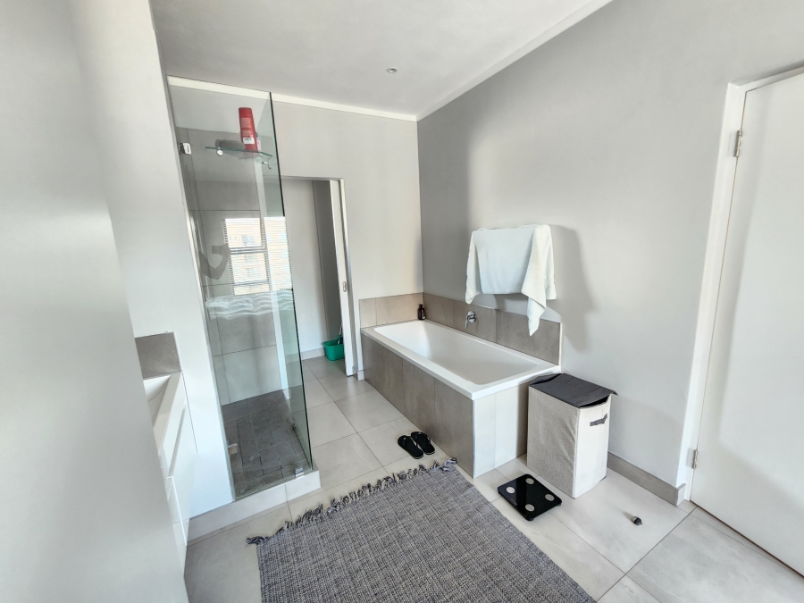 2 Bedroom Property for Sale in Waterkloof Gauteng