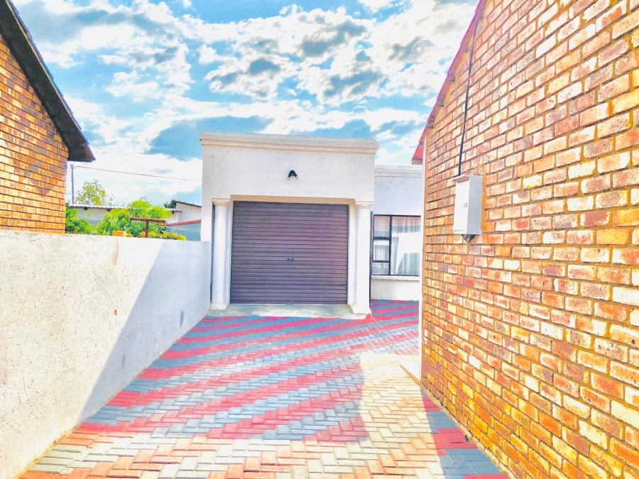 3 Bedroom Property for Sale in Soshanguve JJ Gauteng