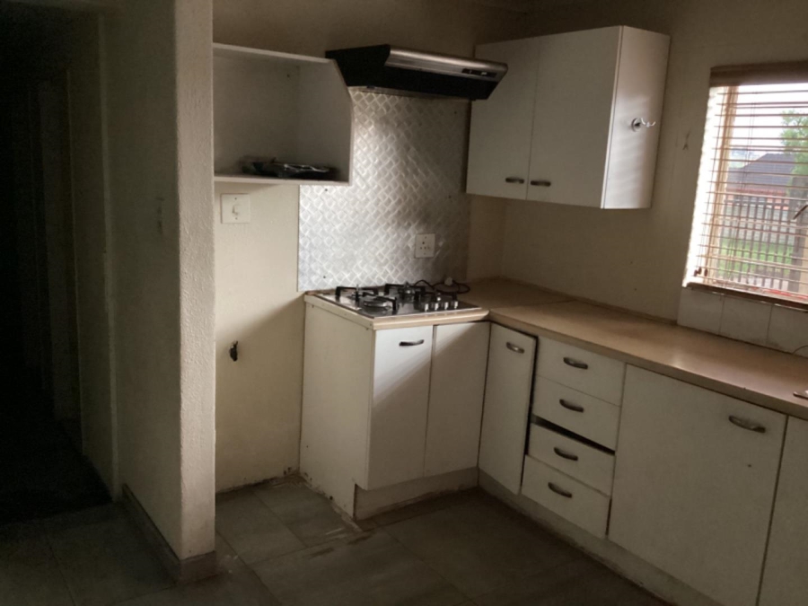 4 Bedroom Property for Sale in Groblerpark Gauteng