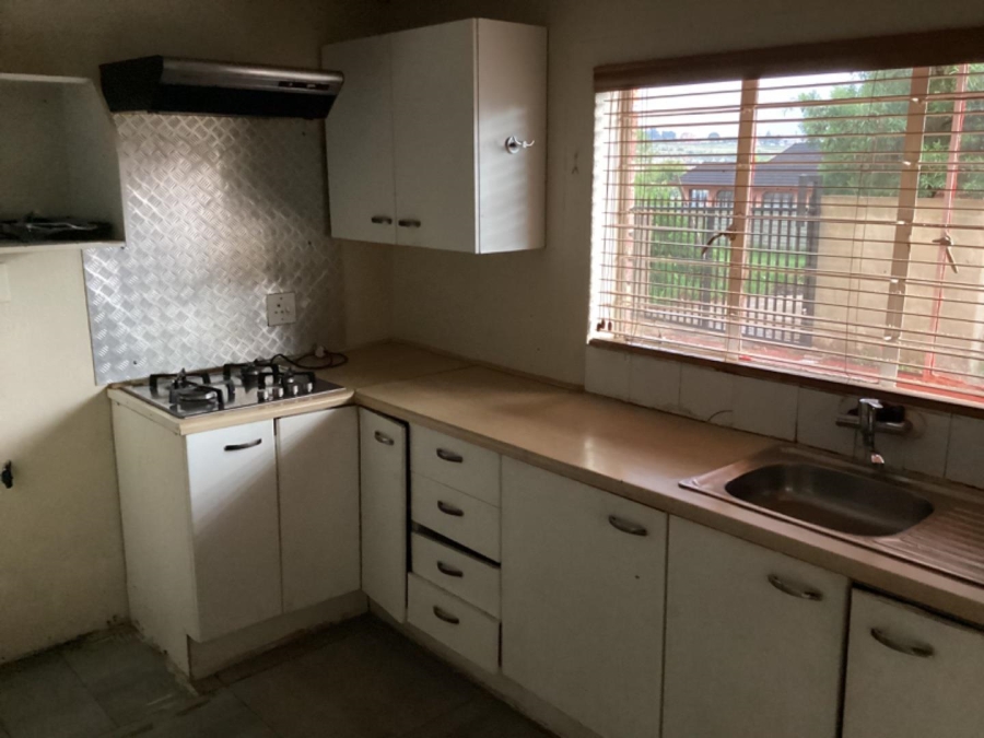 4 Bedroom Property for Sale in Groblerpark Gauteng