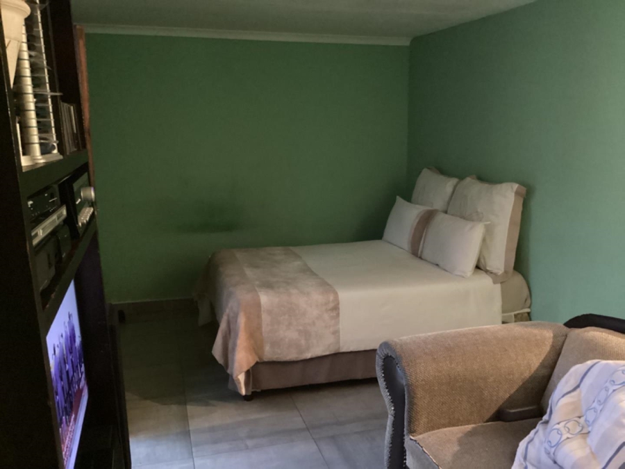 4 Bedroom Property for Sale in Groblerpark Gauteng