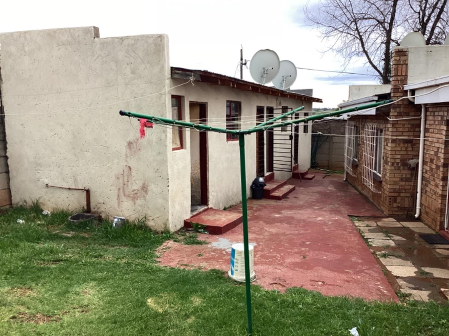 4 Bedroom Property for Sale in Groblerpark Gauteng