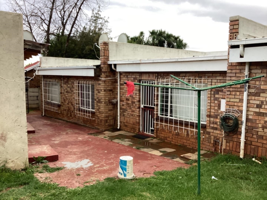 4 Bedroom Property for Sale in Groblerpark Gauteng