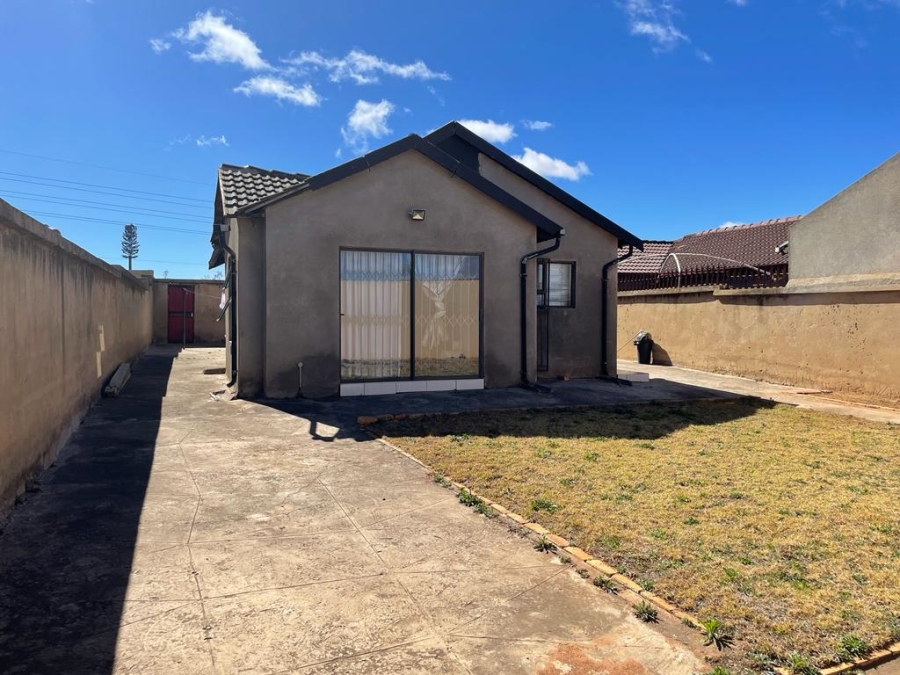 3 Bedroom Property for Sale in Protea Glen Gauteng