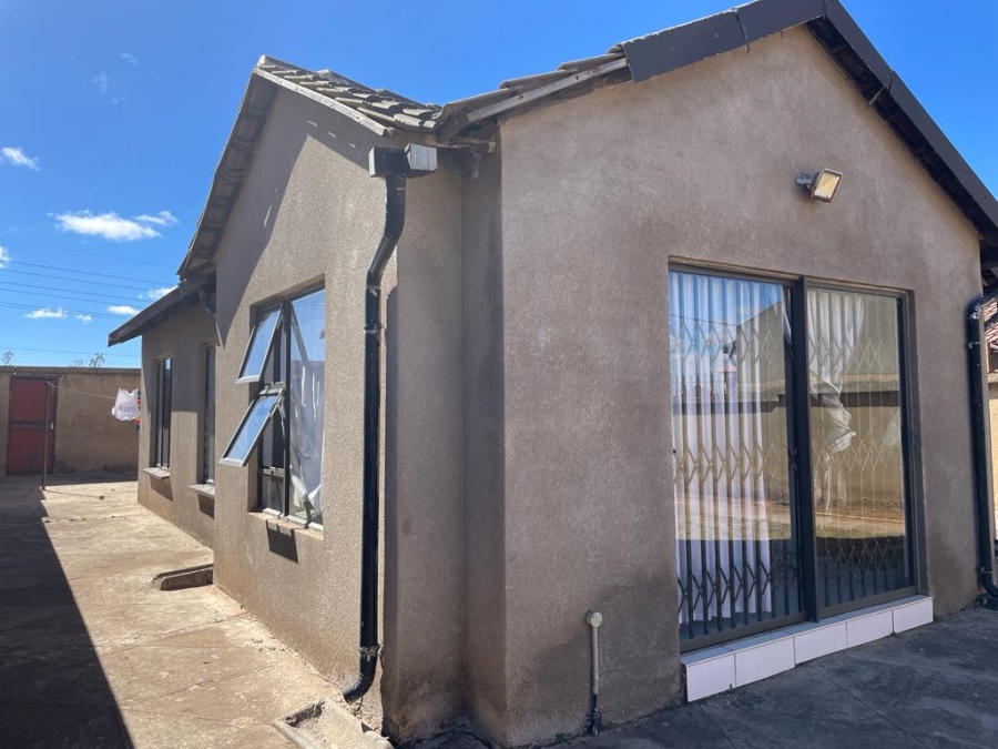 3 Bedroom Property for Sale in Protea Glen Gauteng