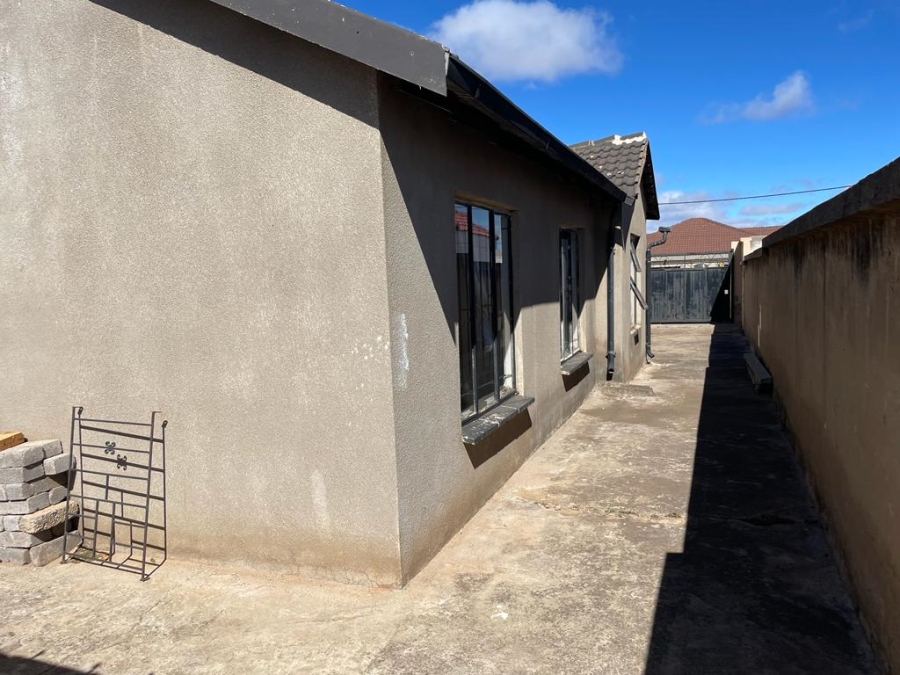 3 Bedroom Property for Sale in Protea Glen Gauteng