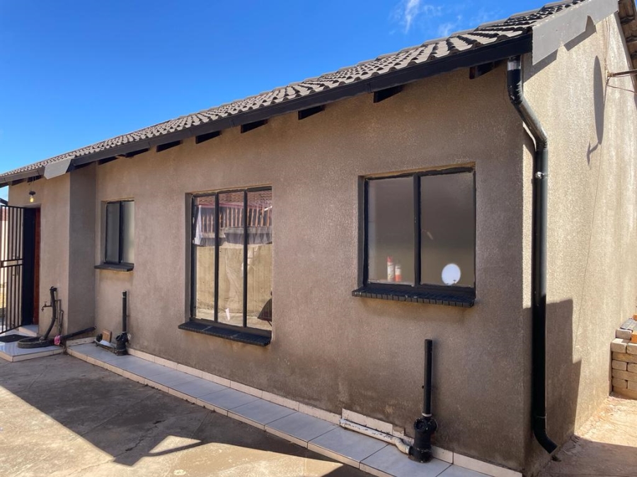 3 Bedroom Property for Sale in Protea Glen Gauteng