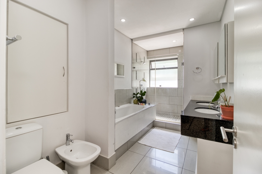 4 Bedroom Property for Sale in Hurlingham Gauteng