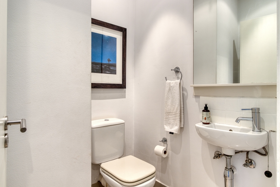 4 Bedroom Property for Sale in Hurlingham Gauteng