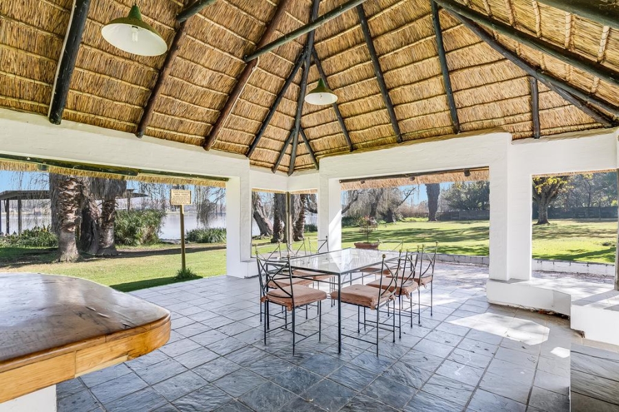 6 Bedroom Property for Sale in Kaalplaats Gauteng