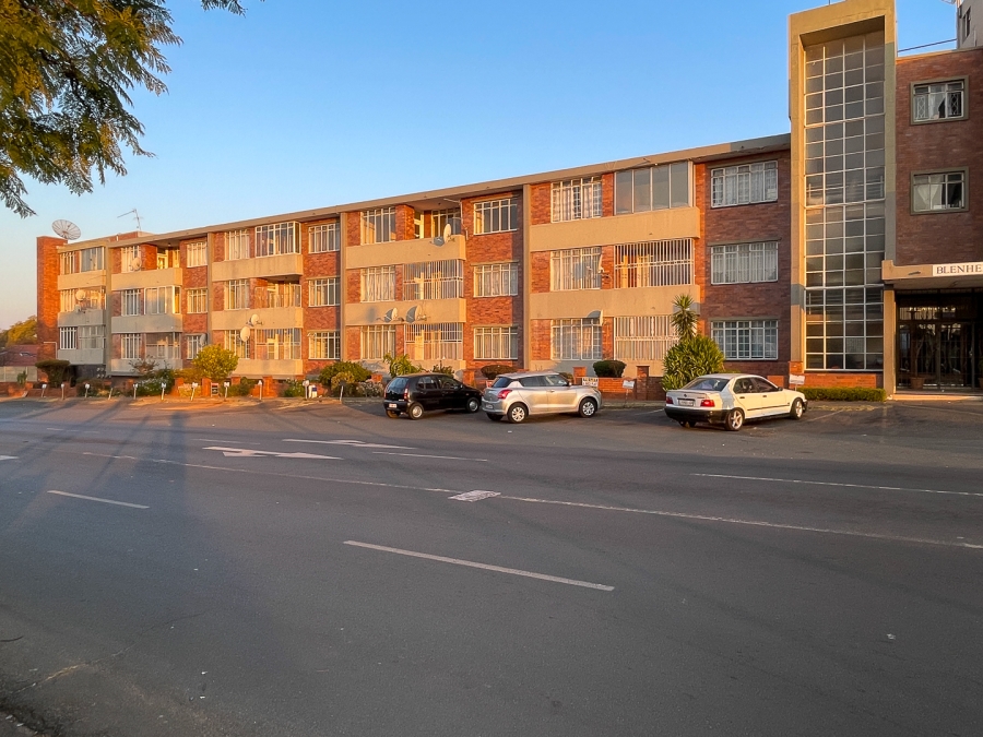 2 Bedroom Property for Sale in Highlands North Gauteng